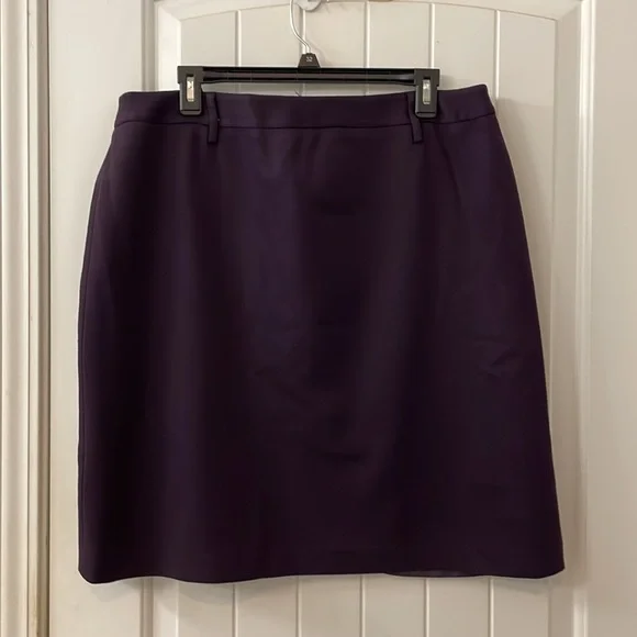 Tahari size 14 skirt and jacket in eggplant purple - Picture 6 of 9